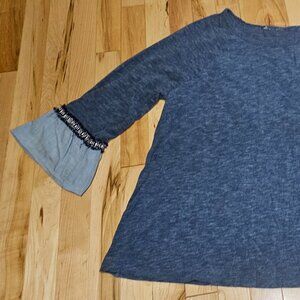 Blue top w ruffled long sleeves